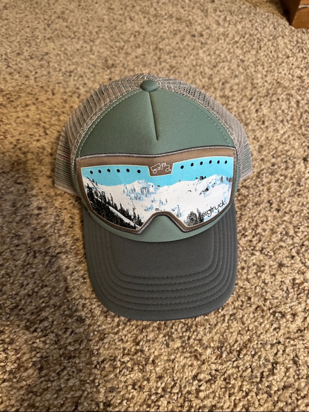 bigtruck Women's Olive Green Mesh Trucker Hat with Ski Goggle Patch